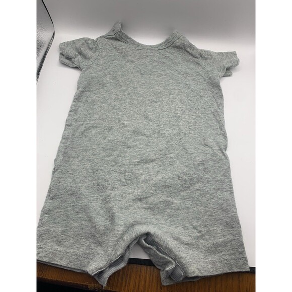 Lot Of 5 Baby One Piece Under Armour And Nike And Shorts 3-6 Months - Picture 7 of 16